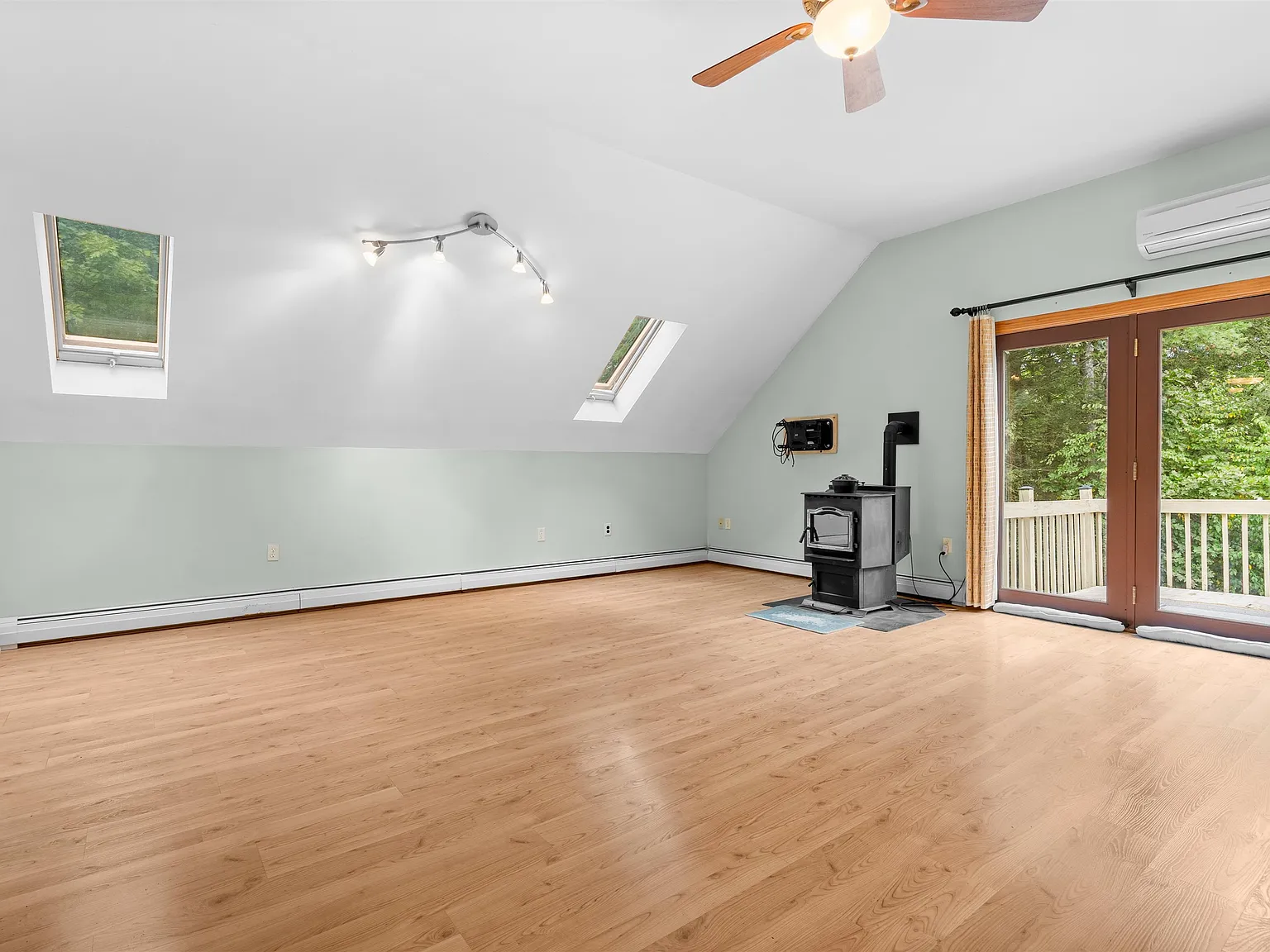1 bed, 884 sqft, $1,850 — Photo 2