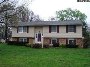 4657 Barrington Dr, Youngstown, OH