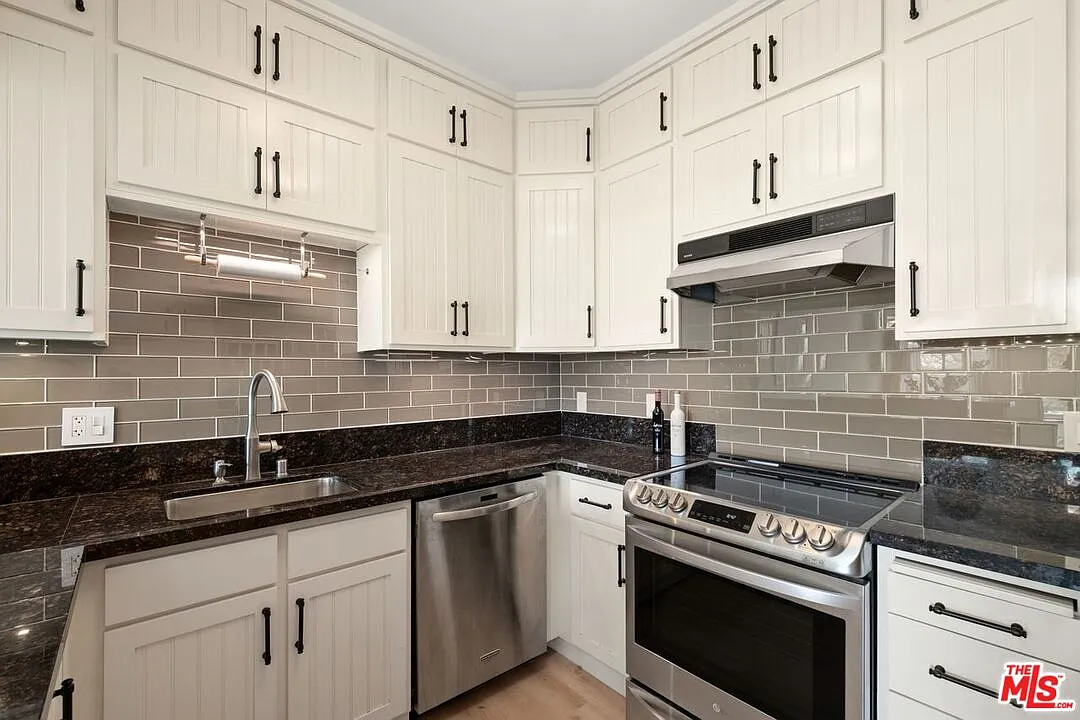 1 bed, 1.0 bath, 785 sqft, $3,495 — Photo 2