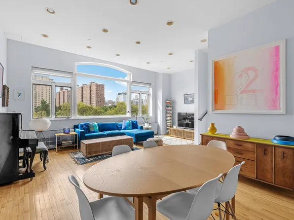 296 East Second Street image 4 of 11