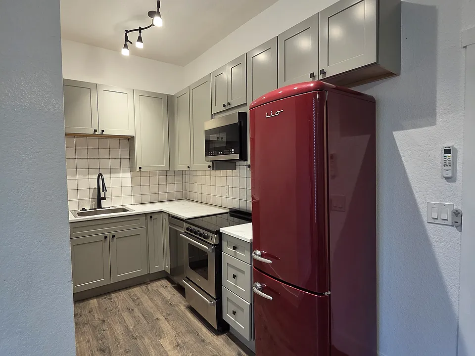348 Massachusetts Ave #10