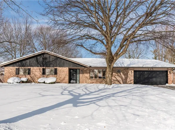 925 Ashcreek Dr, Dayton, OH 45458