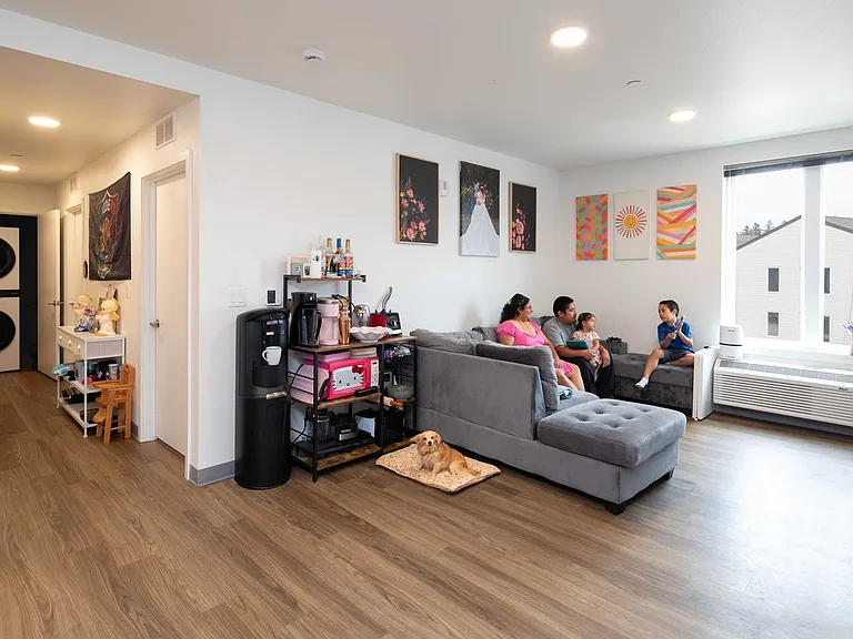 Mahonia Crossing Apartments I — Photo 18
