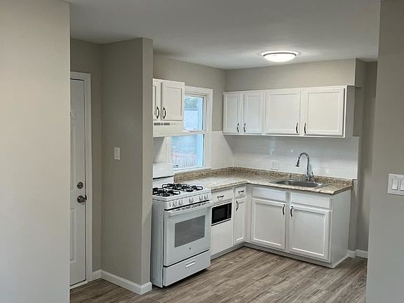 5th image of 5919 Ottawa St