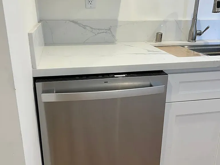 487 N Kellogg Ave #101 — Photo 8