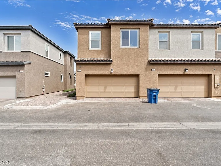 222 Krameria Ave — Photo 1