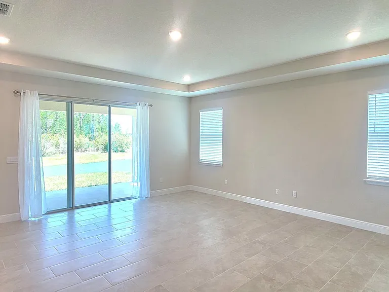2128 Warren Acres Blvd — Photo 7