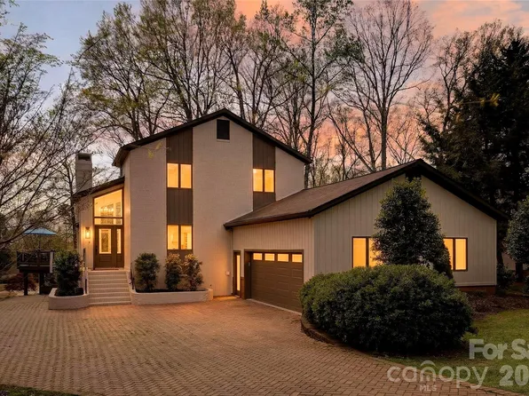 8001 Serendipity Ln, Charlotte, NC 28277