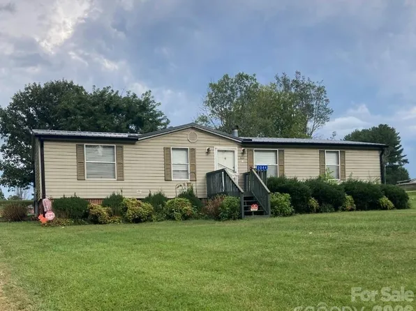 2044 Clareview Dr, Conover, NC 28613