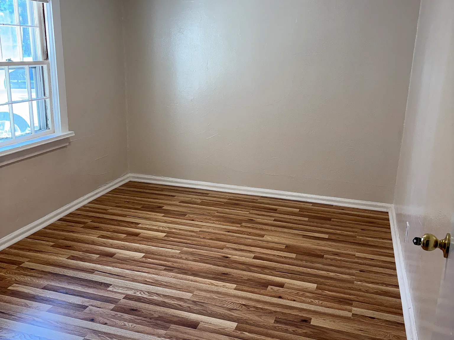 3 bed, 1000 sqft, $3,000 — Photo 4