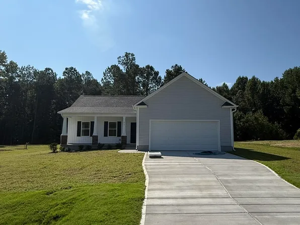 214 Shiloh Dr, Lillington, NC 27546