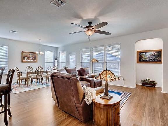 4th image of 355 White River Dr