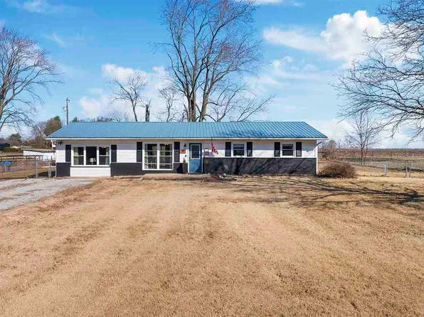 1615 W Sitting Bull Dr, Terre Haute, IN 47802