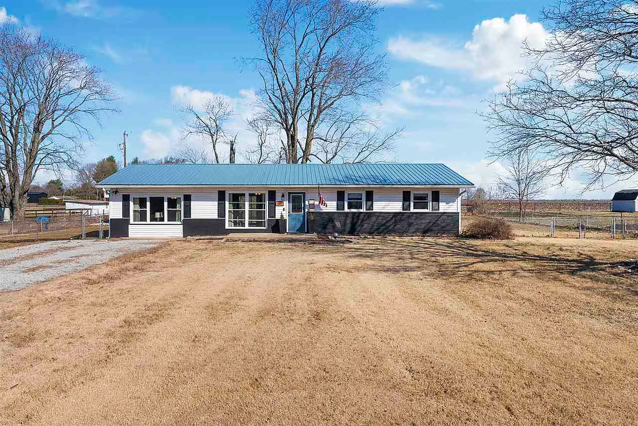 1615 W Sitting Bull Dr photo 1
