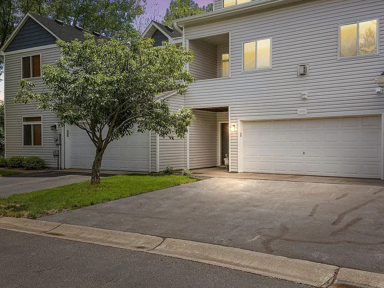 10776 Vale St NW — Photo 3