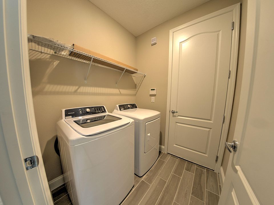 1st image of 498 Broomsedge Cir