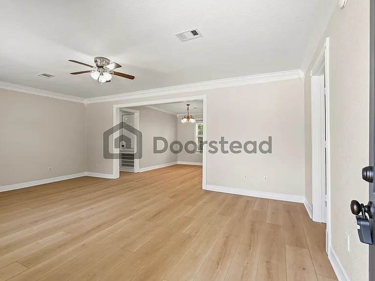 217 W Wilkins St — Photo 20