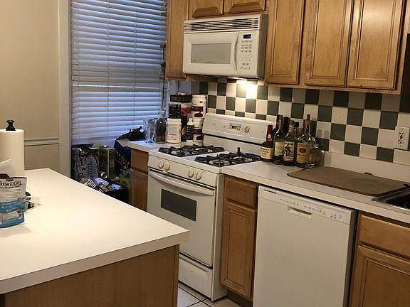 5th image of 750 W Belden Ave