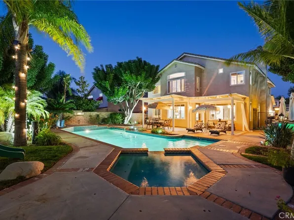 30411 Vineyard Ln, Castaic, CA 91384