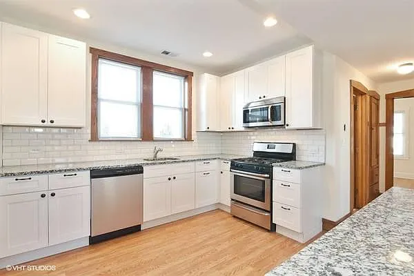 2 bed, $1,900 — Photo 3