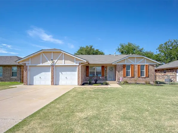 605 SW 7th St, Moore, OK 73160