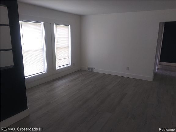 3rd image of 672 Nash Ave