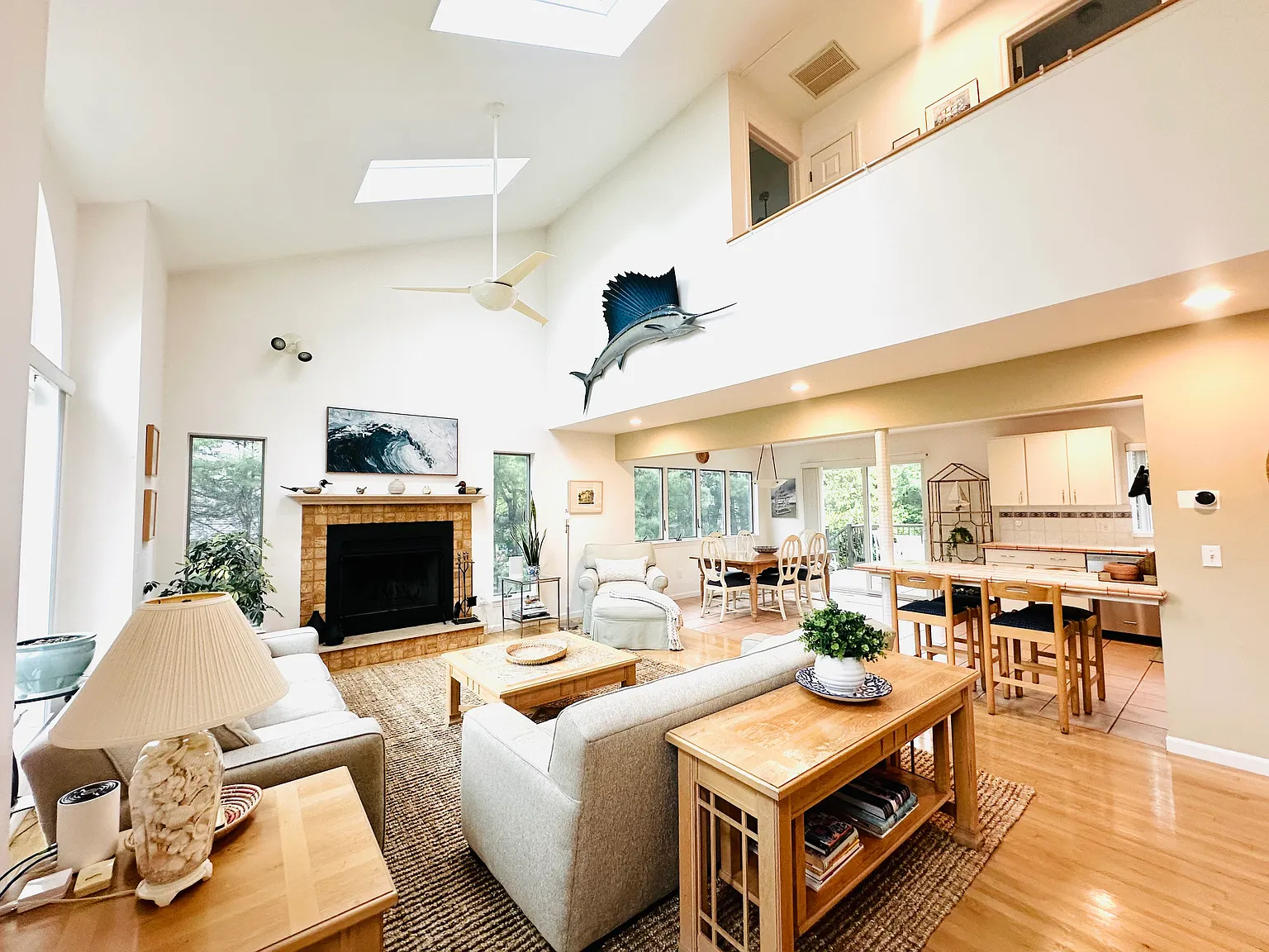 Open Concept 4BD Home with Huge Outdoor Area Plus a Hot Tub! — Photo 2