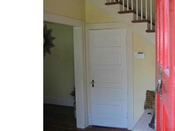 3rd image of 111 Oakdale Ter