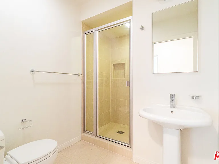 441 S Bedford Dr — Photo 12