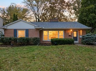 32463 Sheridan Dr, Beverly Hills, MI 48025