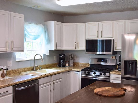 5th image of 1756 Meadow Ridge Cir