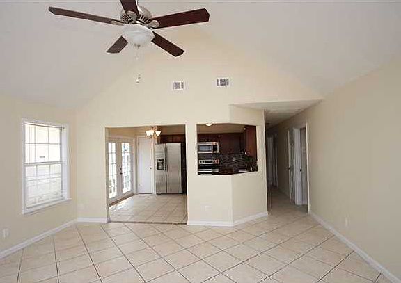 4th image of 3008 Yorktown Cir