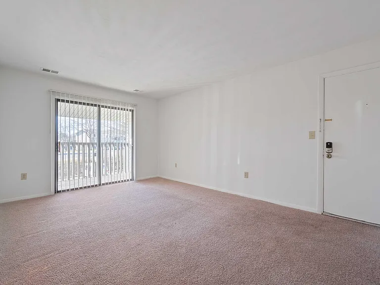Foxridge Apartment Homes — Photo 241