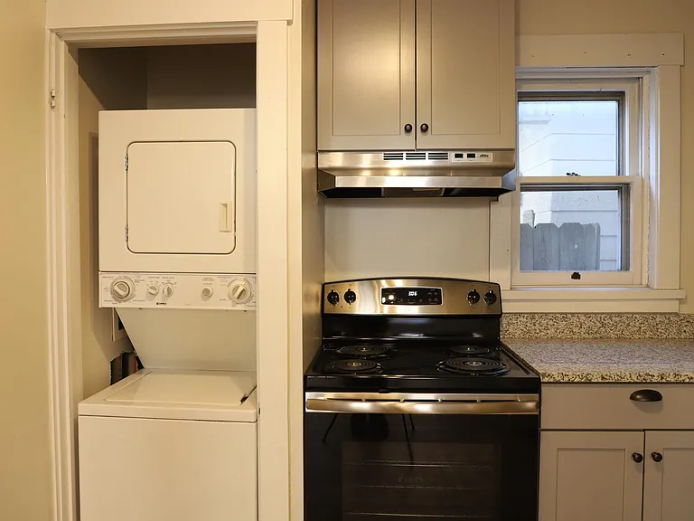 Kitchen, Laundry