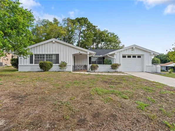 8517 Sun Flower Ln, Hudson, FL 34667