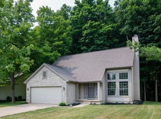 228 W Hull Dr, Delaware, OH 43015