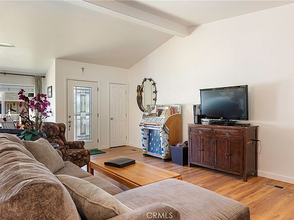 5th image of 205 Island View Dr