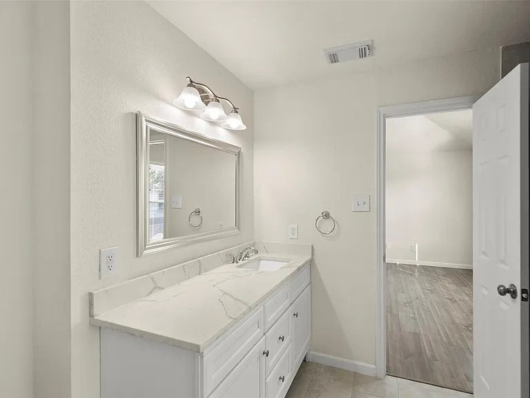 14106 Kinsbourne Ln — Photo 15