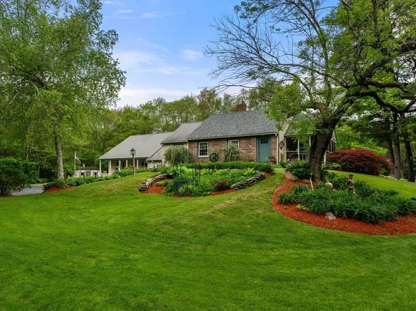 64 E Main St, Middleboro, MA 02346