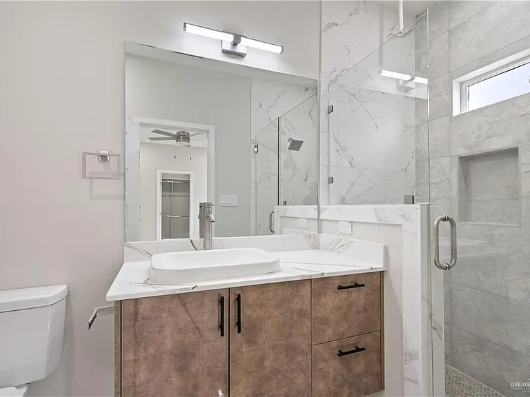 405 N Onyx Ave #1 — Photo 9