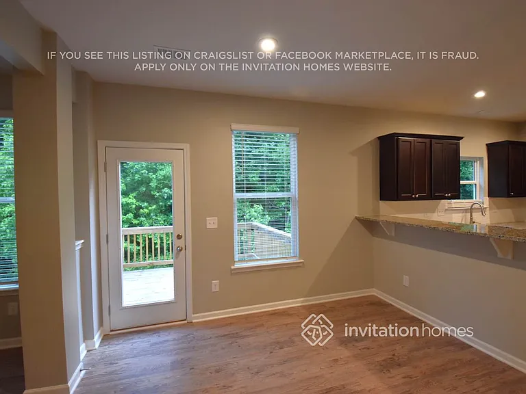 312 Stallings Dr — Photo 5