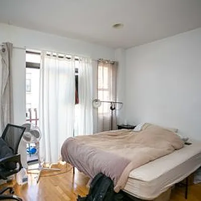 Rented by Nooklyn NYC LLC | media 23