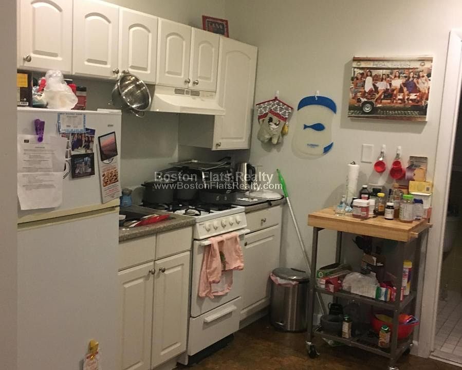 2nd image of 177 Saint Botolph St APT 04