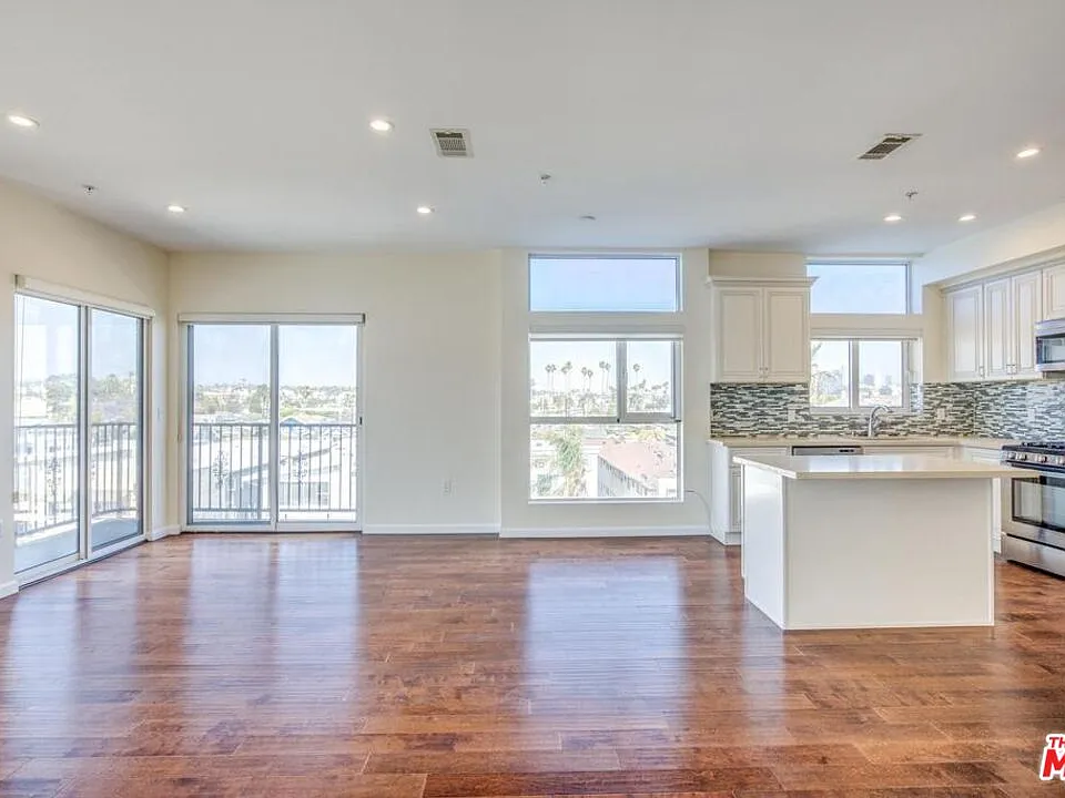 155 S Oxford Ave #506