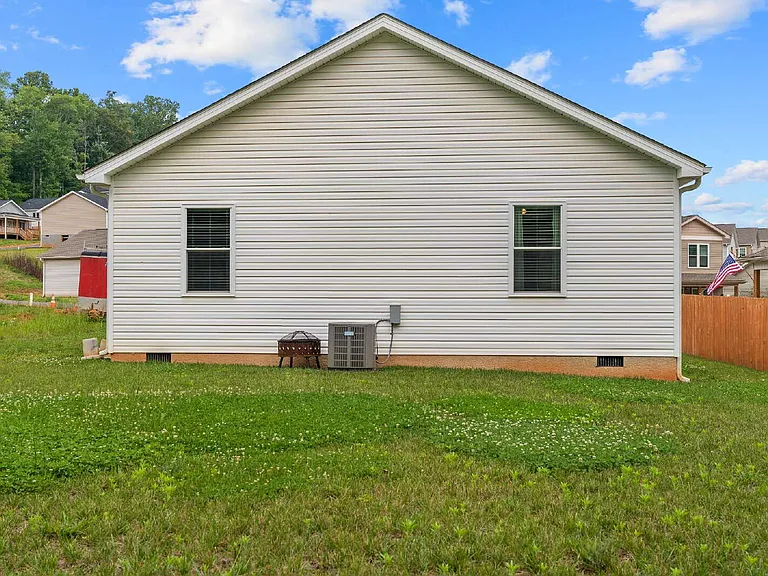 101 Quinn Hill Ln — Photo 8