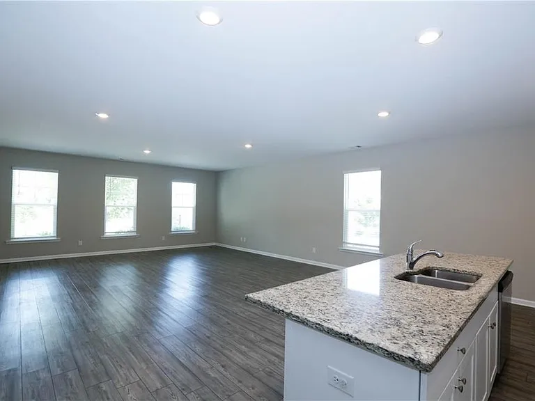 4355 Magpie Dr — Photo 6