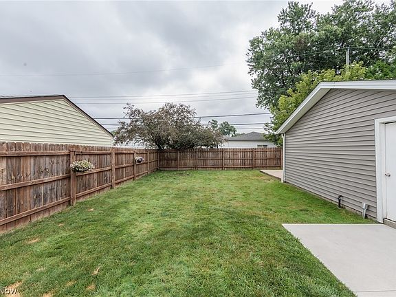4th image of 6391 Almont Dr
