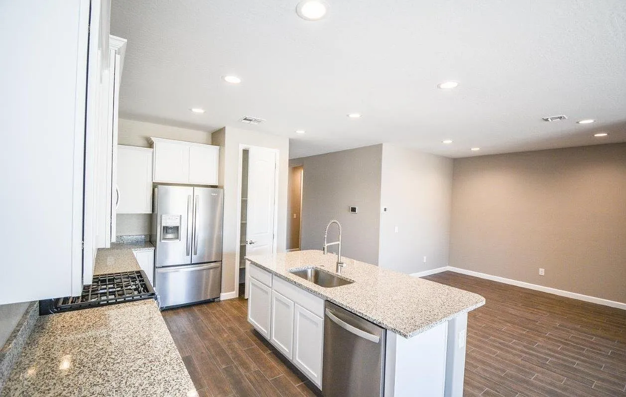 3 bed, 1570 sqft, $2,699 — Photo 2