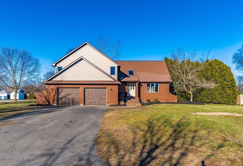 2nd image of 267 Jeffrey Ln