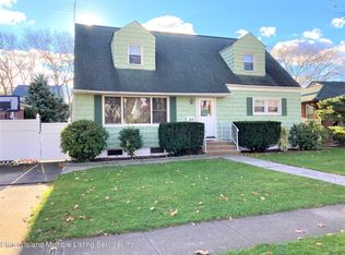212 Greeley Ave, Staten Island, NY 10306